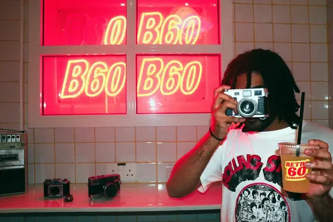 B60 Burgers neon sign Dubai